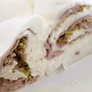 Treccia di mozzarella farcita